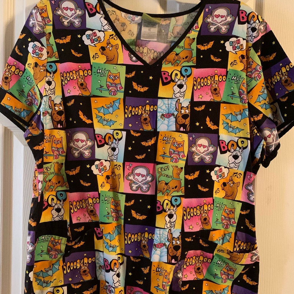 Women’s scrub top